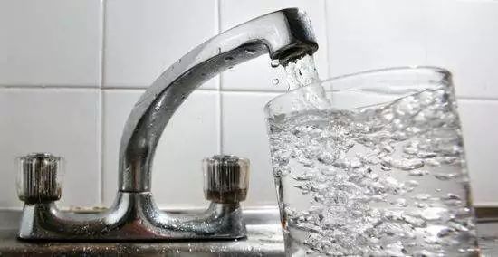 自來(lái)水管污染